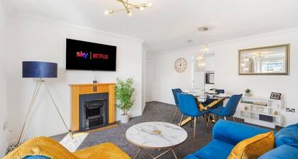 Deluxe Central Windsor Apartment w/Free Parking