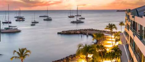 Beach nearby, sun loungers, beach towels