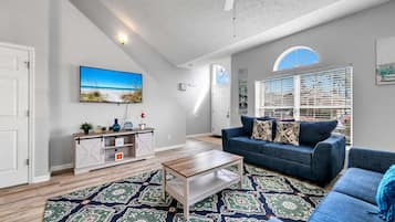 Townhome, Multiple Beds (High Tides) | Living area