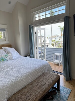 2 slaapkamers, een bureau, een strijkplank/strijkijzer, gratis wifi