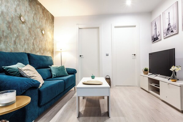 Smart TV - Apartamento en Alicante. San Juan (Alicante (Alacant))