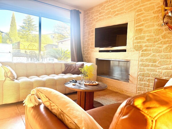 Living area - Pic Saint Loup, near Montpellier family cocoon (Saint-Vincent-de-Barbeyrargues)