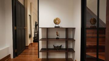 Luxury Townhome, 3 Bedrooms, Non Smoking | Free minibar, blackout drapes, iron/ironing board, free WiFi