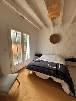 6 quartos, ferros/tábuas de passar roupa, berço de viagem, Wi-Fi