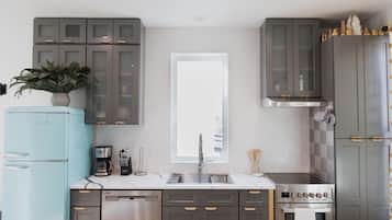 Fridge, microwave, oven, dishwasher