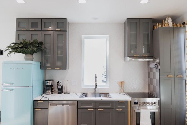 Fridge, microwave, oven, dishwasher