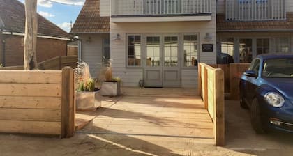 Camber Beach House - Fünf Schlafzimmer Villa, Schläft 10