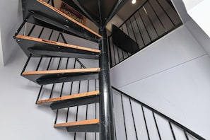 Interior - Times Square Stylish 5-Bedroom, 3-Bath Chic Duplex Apartment (New York)