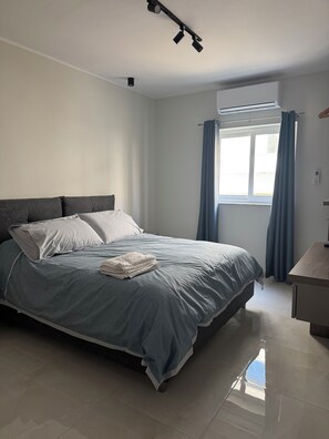 2 chambres, fer et planche Ă repasser, Wi-Fi gratuit, draps fournis