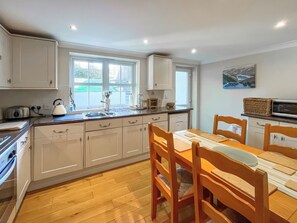 Highchair - 3 bedroom accommodation in Penrith (Penrith)