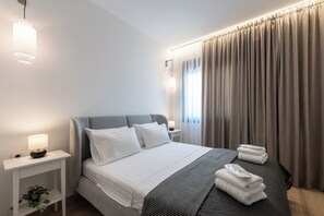 1 dormitorio, tabla de planchar con plancha, wifi y ropa de cama