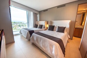 4 quartos, ferros/tábuas de passar roupa, Wi-Fi, roupa de cama