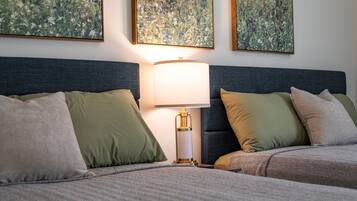 4 bedrooms, iron/ironing board, free WiFi, bed sheets