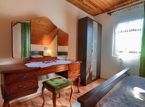2 bedrooms, WiFi, bed sheets