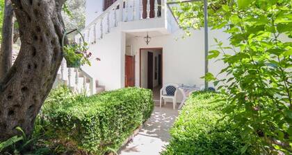 Petrovac Serenity Stay Near the Beach - Triple Room with Balcony