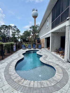 Outdoor pool, a heated pool - Cocktail pool, hot tub, game room, sleeps 31, short walk to Beach, cards avail! (Fripp Island)