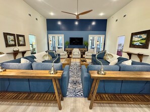 スマートテレビ、卓球台