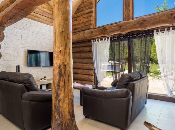 TV - Holiday Home Elizabeta- Holiday Home (Slunj)