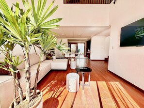 Living area - Paraíso en Cuenca: Large space + 2 parking lots (Cuenca)