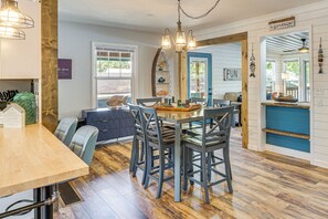 Dining - Central Waterfront Home w/ Dock in Lake Ozark! (Lake Ozark)