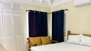 3 habitaciones, tabla de planchar con plancha, wifi y ropa de cama