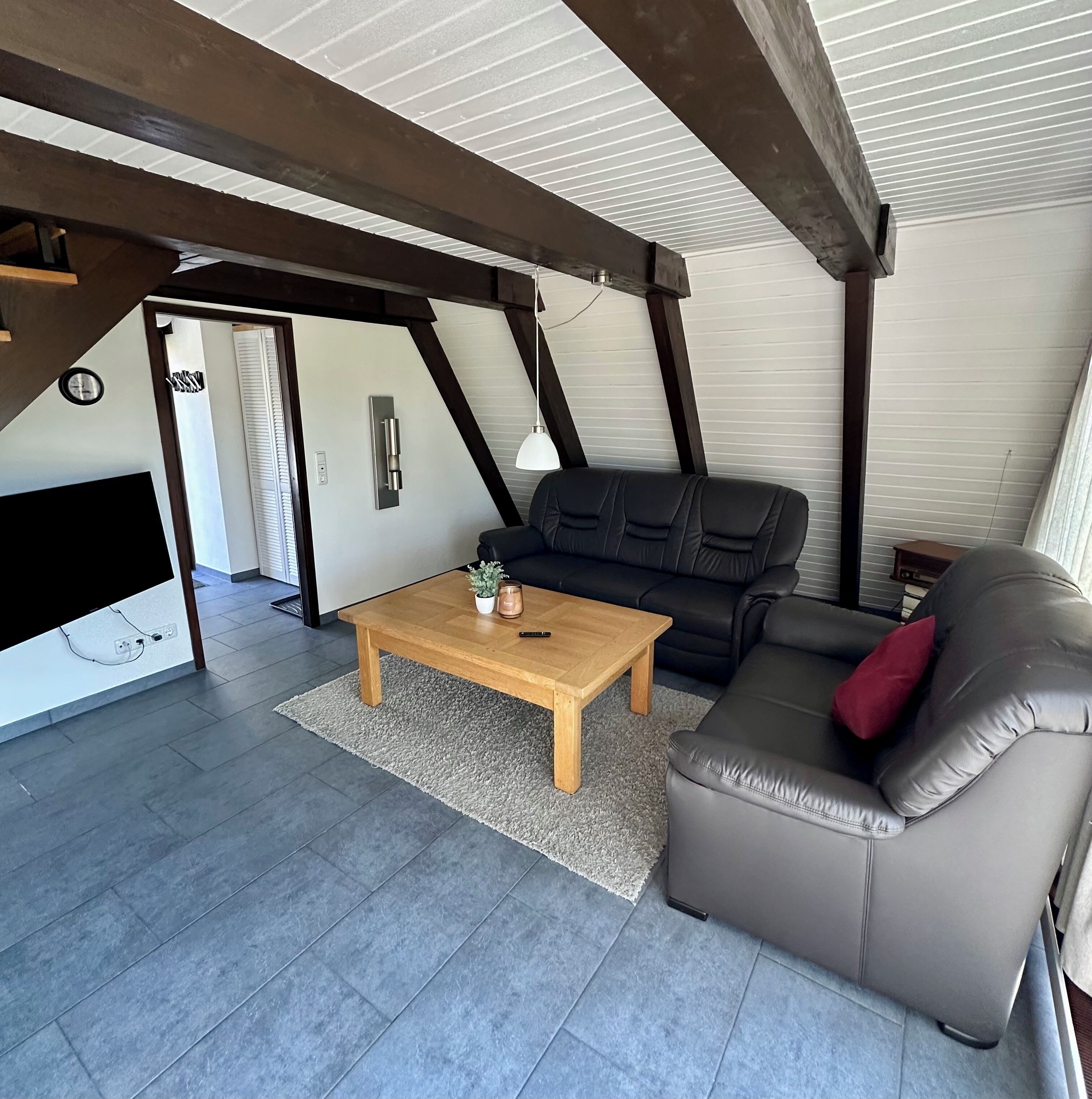 Smart TV, table tennis