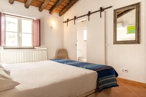 5 bedrooms, iron/ironing board, travel cot, WiFi - Monte Frecae, private retreat in the Alentejo next to the Alqueva (Evora)