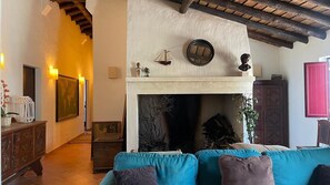 Smart TV, fireplace - Monte Frecae, private retreat in the Alentejo next to the Alqueva (Evora)