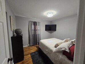 1 habitación, tabla de planchar con plancha, wifi y ropa de cama 