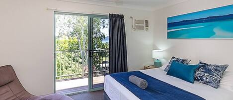 2 bedrooms, iron/ironing board, travel crib, free WiFi