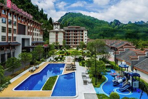 Seasonal outdoor pool