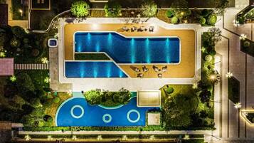 Seasonal outdoor pool