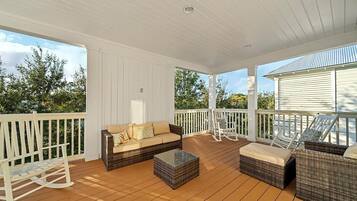 Nhà, nhiều giường (Saint Cecilia) | Hiên