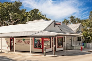 Exterior - Old Town Key West | Hot Tub | Duval 4 Blocks (Key West)