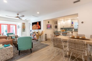 Dining - Old Town Key West | Hot Tub | Duval 4 Blocks (Key West)