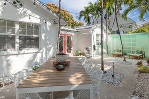 Outdoor dining - Old Town Key West | Hot Tub | Duval 4 Blocks (Key West)