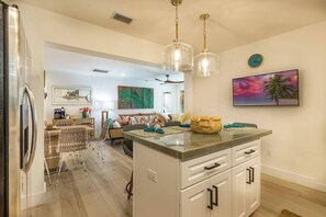 Interior - Pet Friendly / Hot Tub / Close to Everything (Key West)