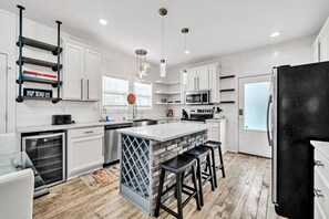 Casa, varias camas (Kitties Koop) | Cocina privada | Horno y tostadora