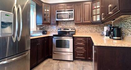 Cozy room with private bathroom near Sheridan College Trafalgar campus