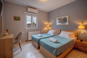 3 chambres, fer et planche à repasser, accès Internet, draps fournis