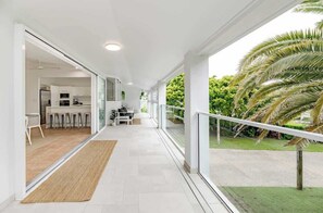 Property grounds - Noosaville Retreat with Pool and Walk to River (Noosaville)