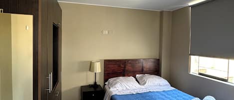 1 habitación, tabla de planchar con plancha, wifi y ropa de cama