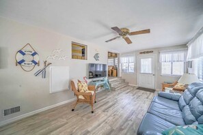 TV - 500 Marlin Dr. - Great home with stunning views of St. Andrews St. Park with Golf Cart! (Panama City Beach)