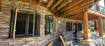 Charming 1-bedroom house in fabulous Big Sky with WiFi