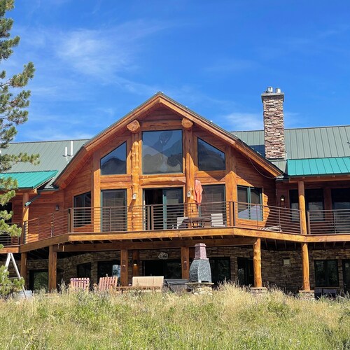 Charming 1-bedroom house in fabulous Big Sky with WiFi