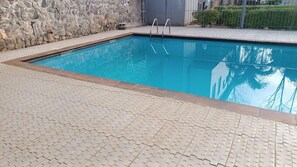 Outdoor pool - Zubee Villa Hotel (Abuja)