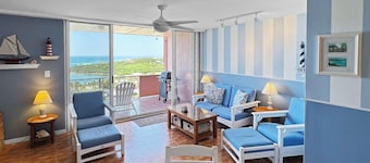 Beachy 2 Bedroom Coakley Bay Condo with AC, pool and backup generator.