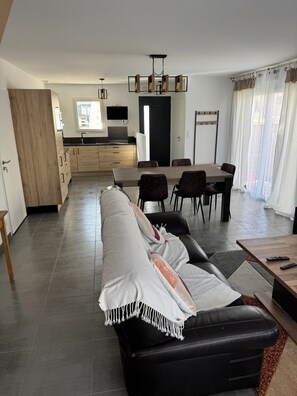 Smart TV - 4-bedroom house sainte gemmes sur Loire (near Angers) (Sainte-Gemmes-sur-Loire)