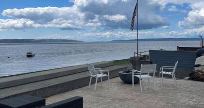 Luxury Beachfront Haven – 4BR Retreat with Designer Kitchen & Panoramic Views