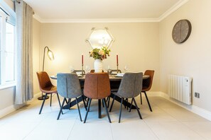 Dining - No 31 Killarney Holiday Village for 8! Ideal Location! (Killarney)